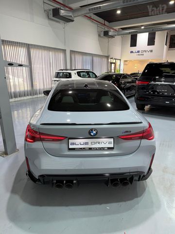 ב מ וו M4