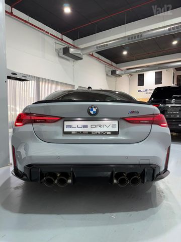 ב מ וו M4