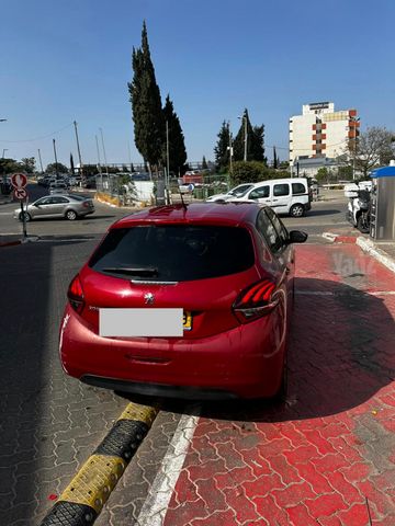 פיג'ו 208