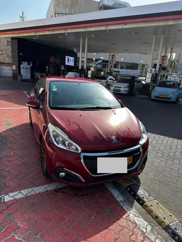 פיג'ו 208