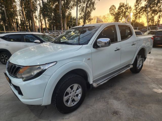 מיצובישי טרייטון / L200