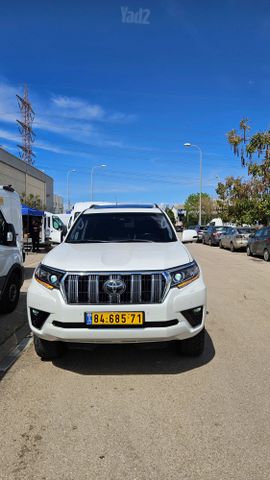 טויוטה לנד קרוזר