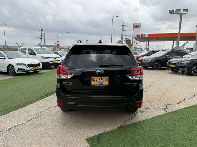 סובארו פורסטר