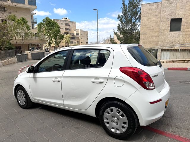 יונדאי i20