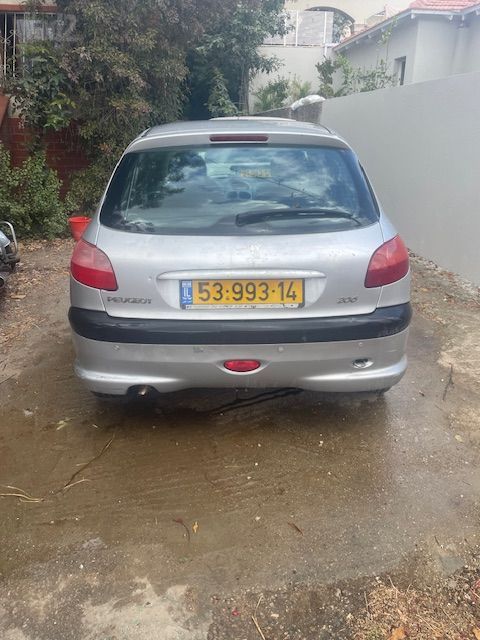 פיג'ו 206