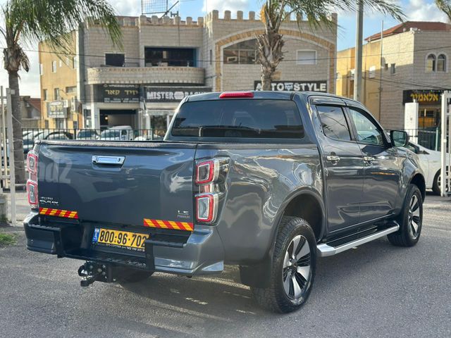 איסוזו די-מקס
