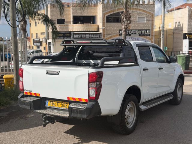 איסוזו די-מקס
