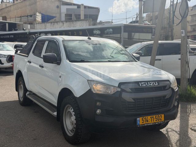 איסוזו די-מקס
