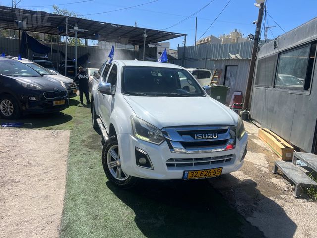 מודעת רכב איסוזו די-מקס