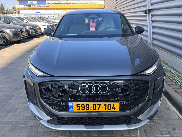 אאודי Q3