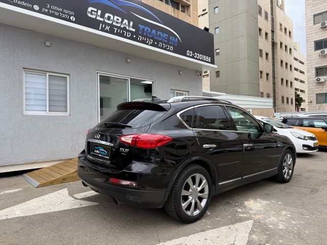 אינפיניטי EX37