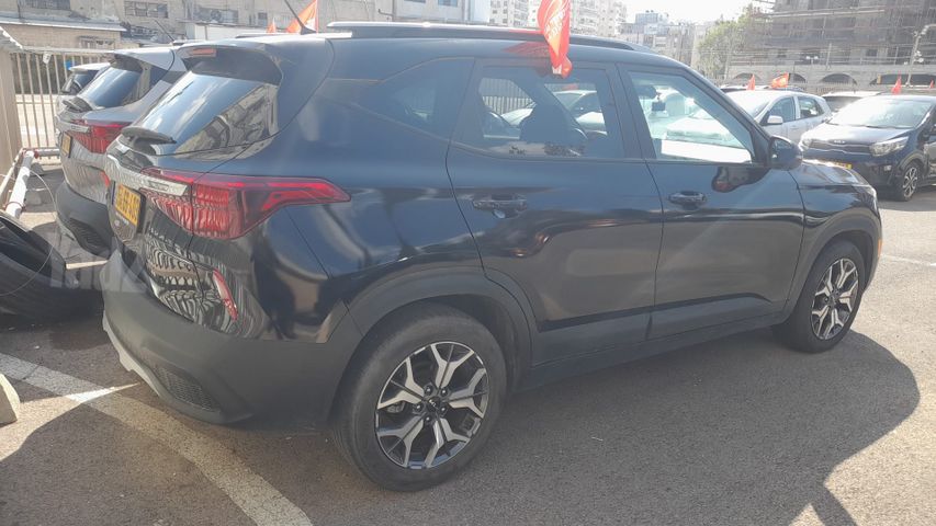 קיה סלטוס