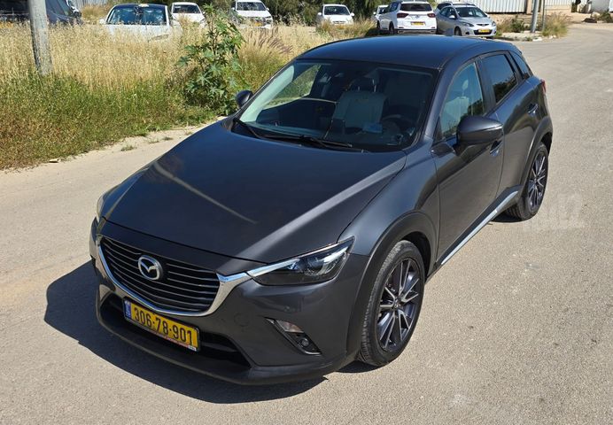 מודעת רכב מאזדה CX-3