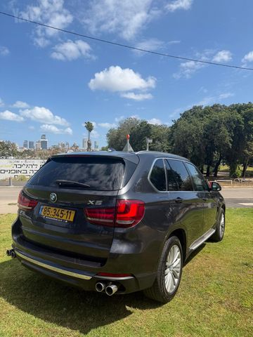 ב מ וו X5