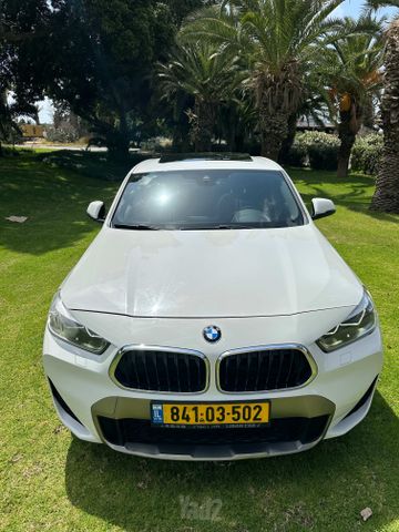 ב מ וו X2