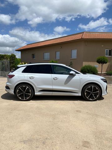 אאודי Q4 e-tron