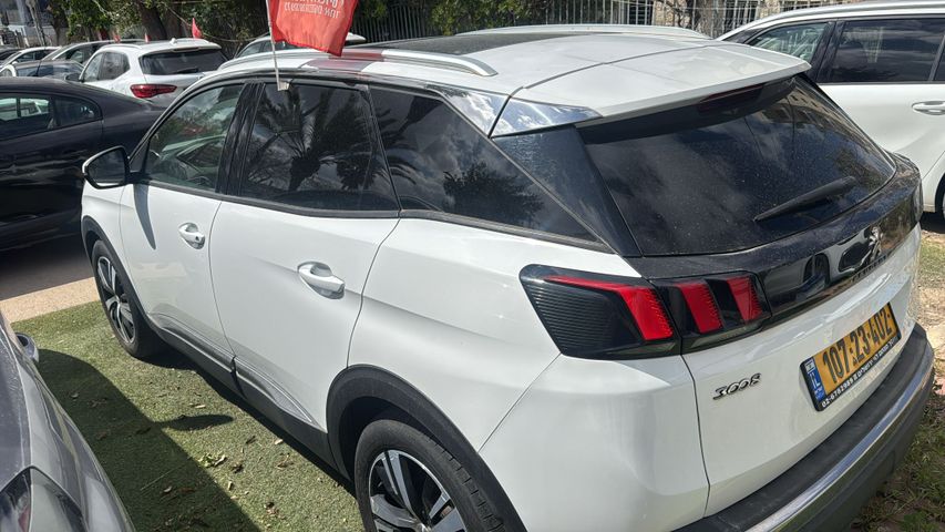 פיג'ו 3008