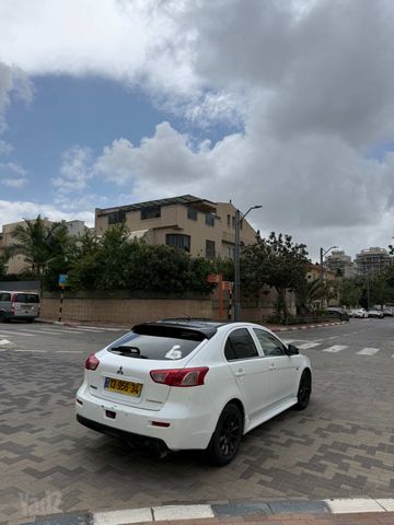 מיצובישי לנסר