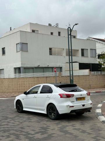 מיצובישי לנסר