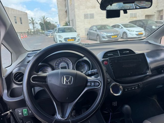 מודעת רכב הונדה ג'אז