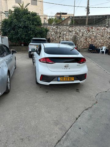 יונדאי איוניק