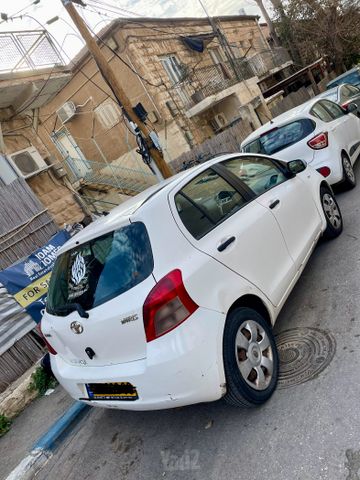 טויוטה יאריס