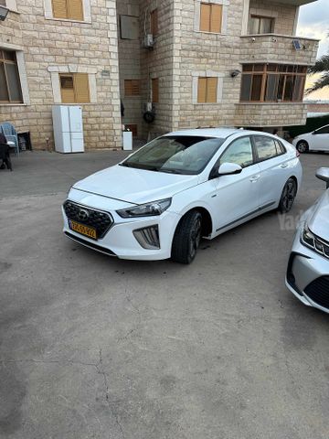 יונדאי איוניק