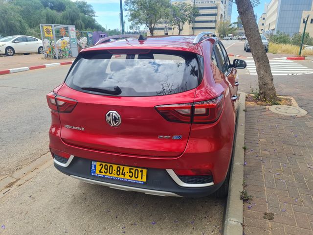 אם ג'י ZS