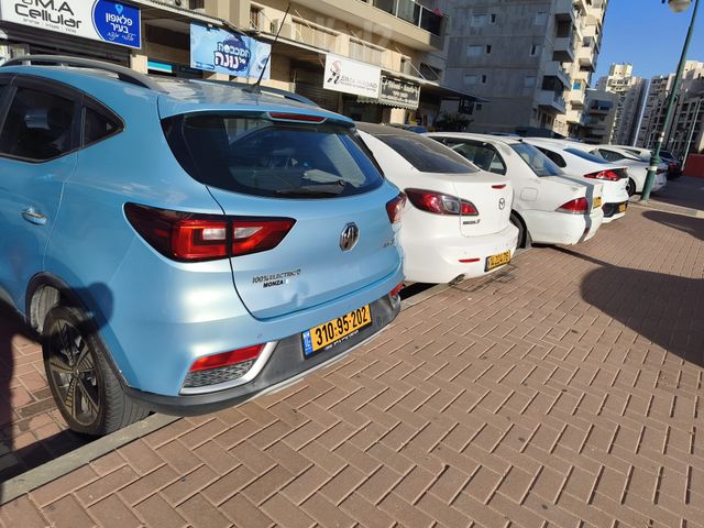 אם ג'י ZS
