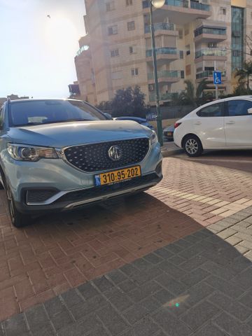 אם ג'י ZS