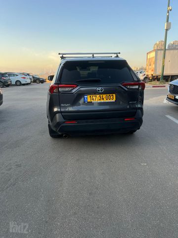 טויוטה RAV4