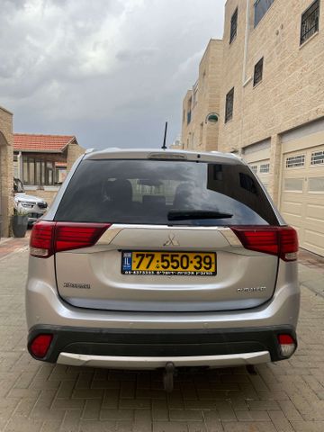 מיצובישי אאוטלנדר