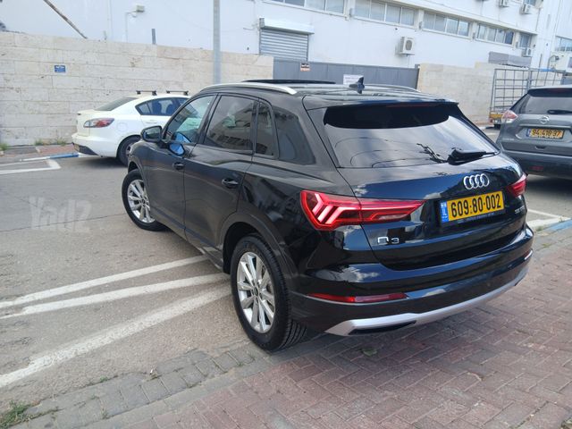 מודעת רכב אאודי Q3 1