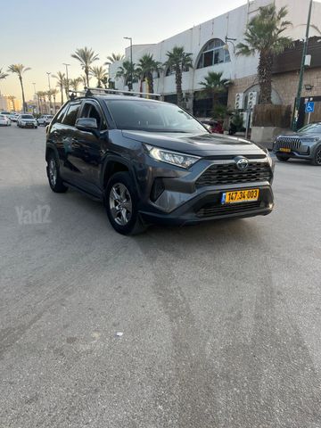 טויוטה RAV4