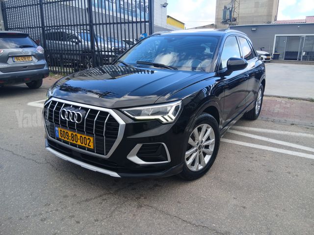 אאודי Q3