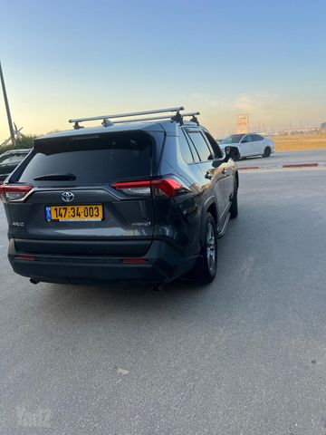 טויוטה RAV4