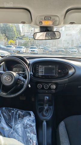 טויוטה אייגו X