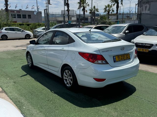 יונדאי אקסנט i25