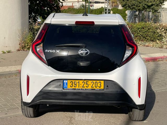 טויוטה אייגו X