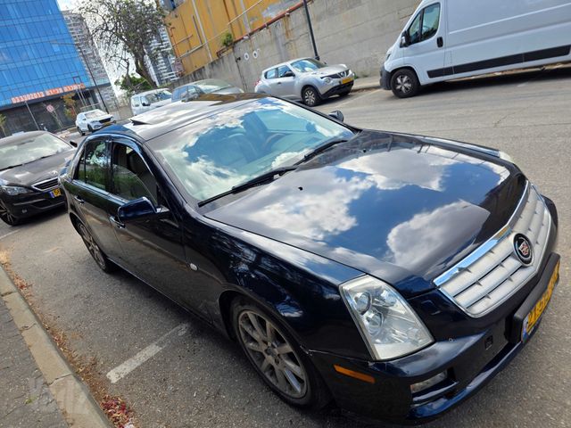 קאדילק STS
