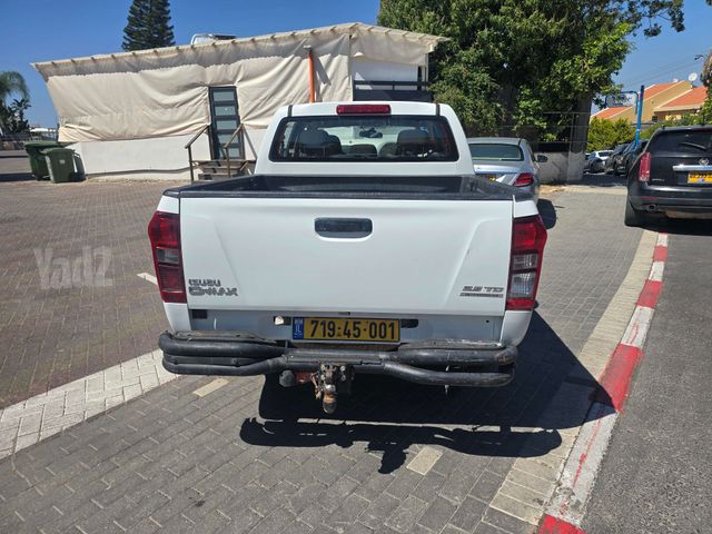 איסוזו די-מקס