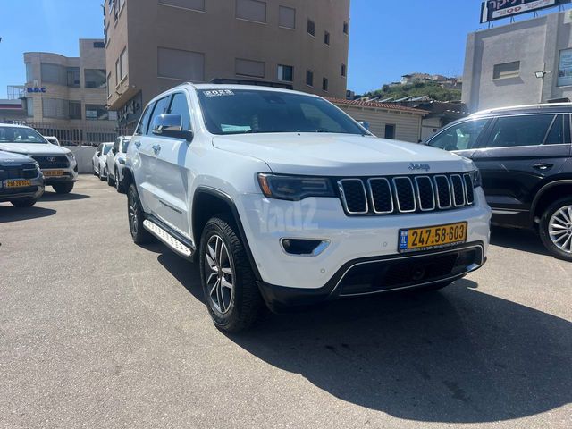 מודעת רכב ג'יפ גרנד צ'ירוקי