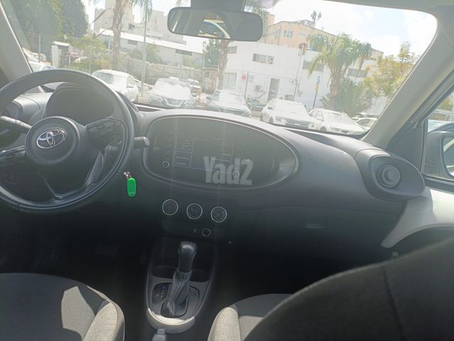טויוטה אייגו X