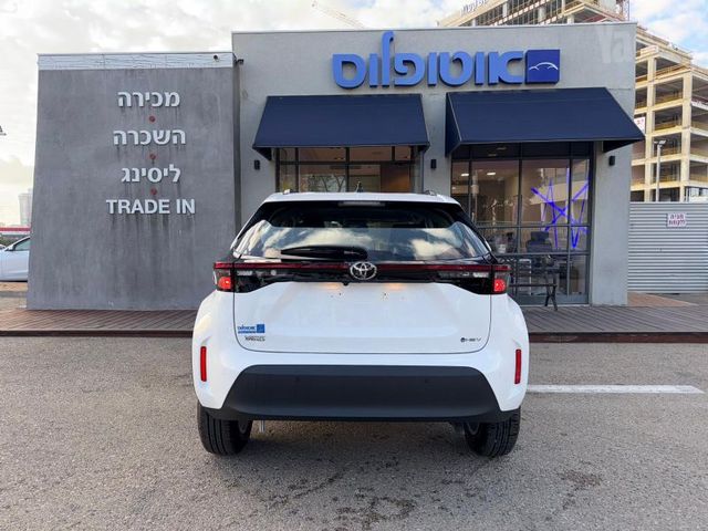 טויוטה יאריס קרוס