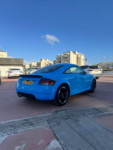 אאודי TT