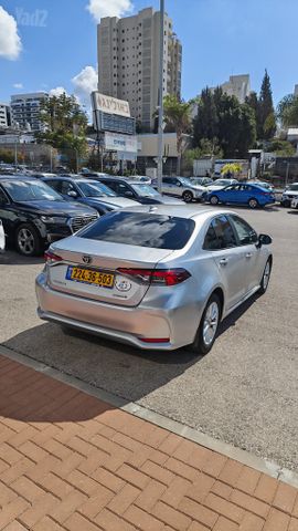טויוטה קורולה