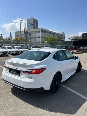 טויוטה קאמרי