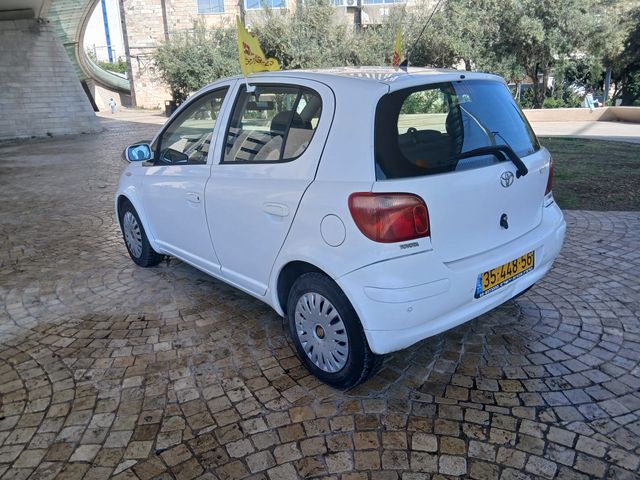 טויוטה יאריס