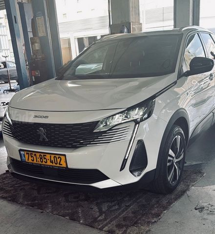 פיג'ו 3008