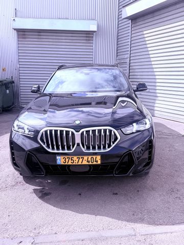 ב מ וו X6